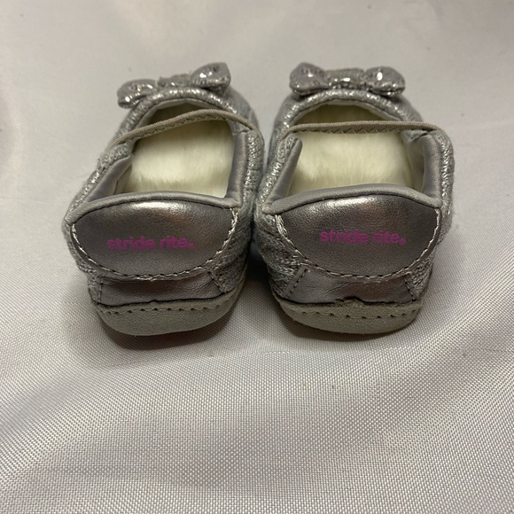 Stride Rite silver shoes sequin bows Size 2 - Picture 3 of 7